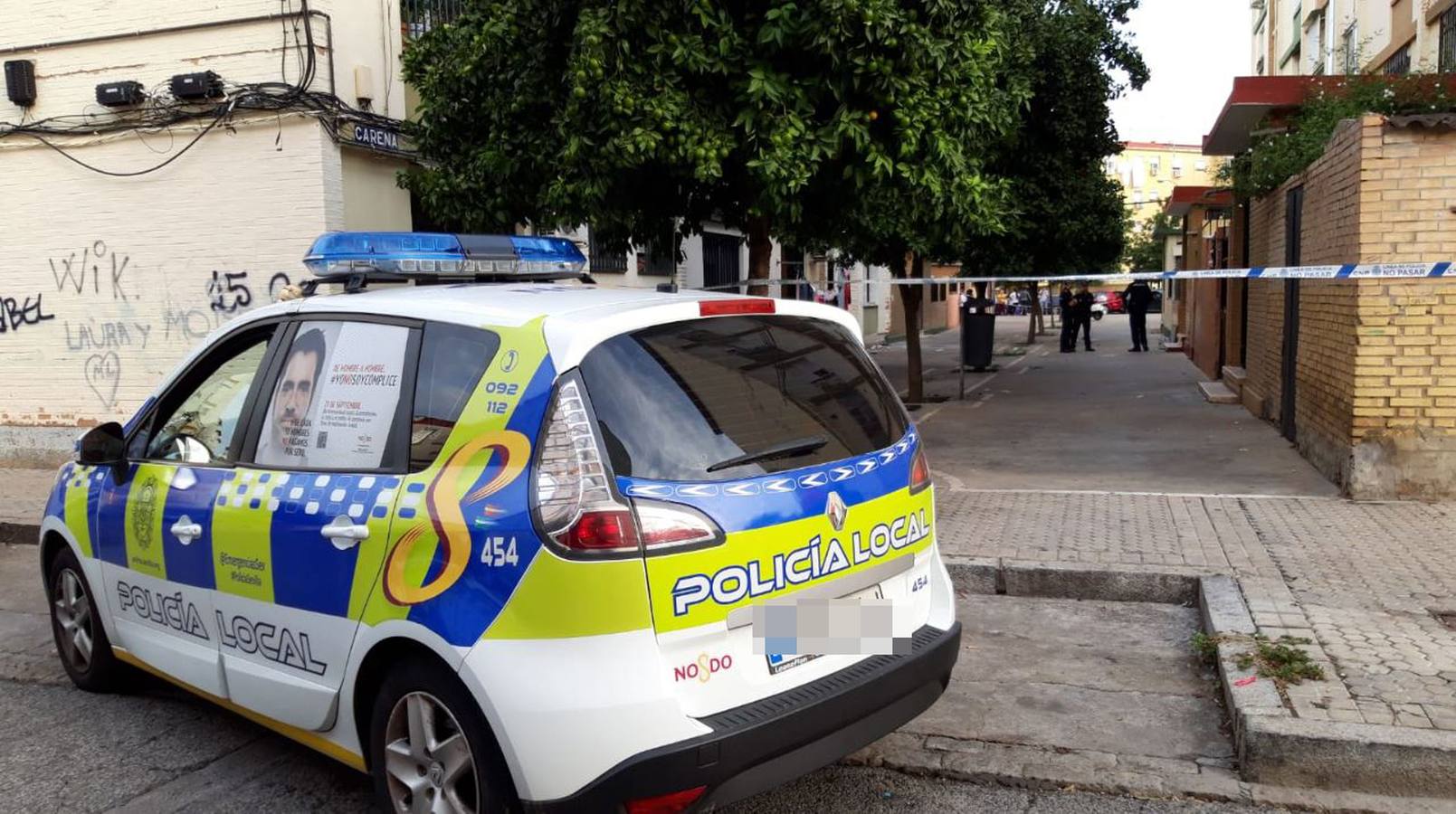 En imágenes, una mujer muere apuñalada en Los Pajaritos de Sevilla