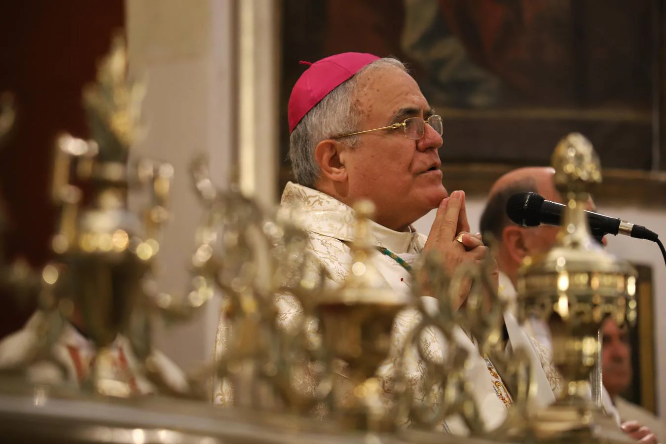 El obispo de Córdoba clama a San Rafael: «Ya está bien de discutir de la Mezquita-Catedral»