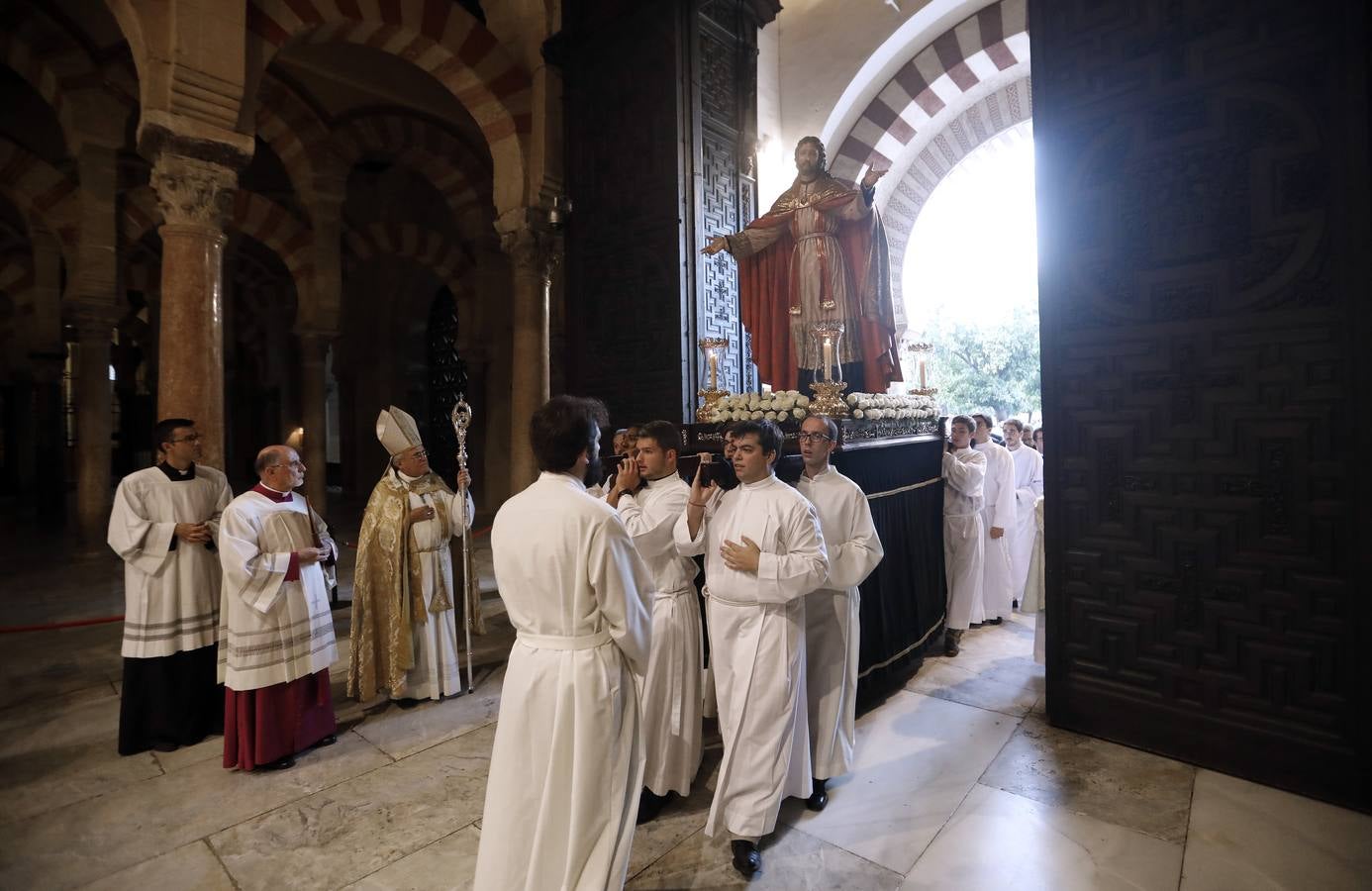 La apertura del Año Jubilar del Sagrado Corazón de Jesús en Córdoba, en imágenes