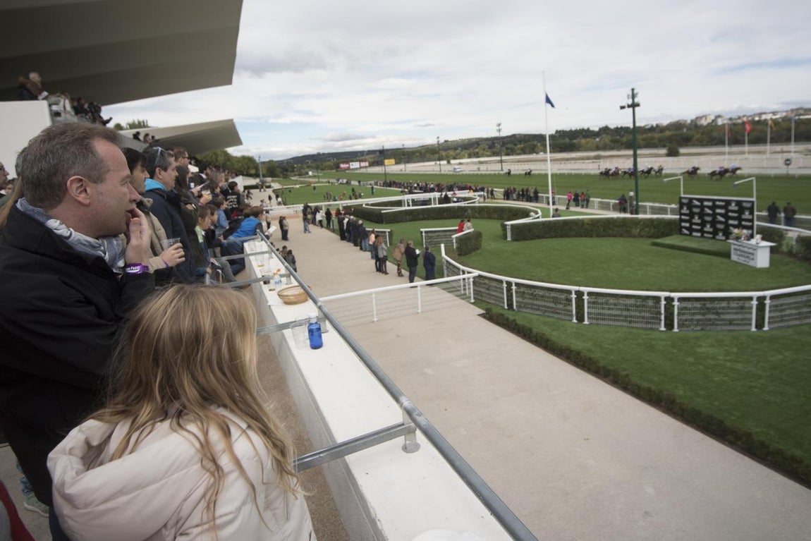 15. Espectadores al duelo