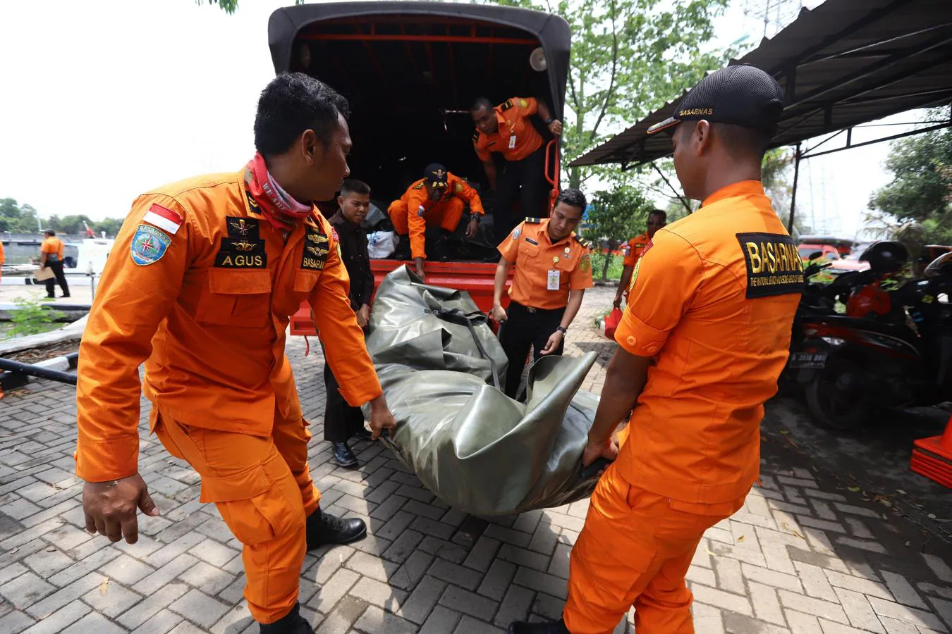 Se estrella un avión en Indonesia con 189 personas a bordo