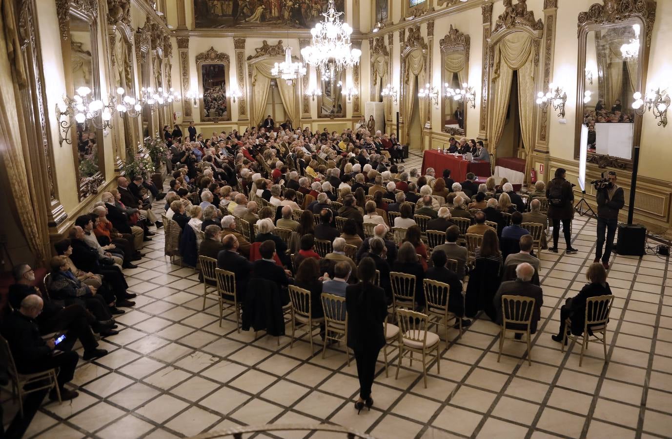 En imágenes, Inocencio Arias abre el ciclo de ABC «El templo de Córdoba»