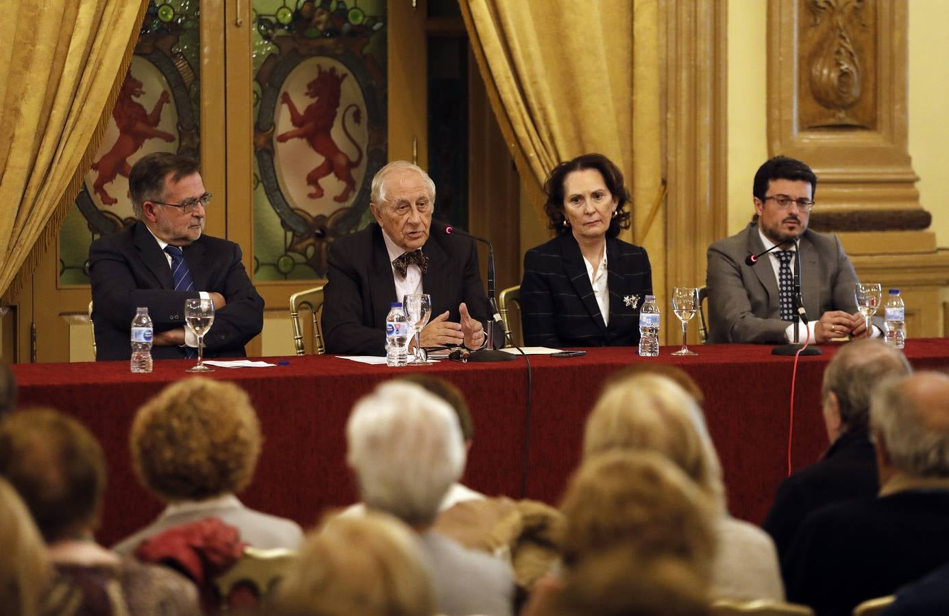 En imágenes, Inocencio Arias abre el ciclo de ABC «El templo de Córdoba»