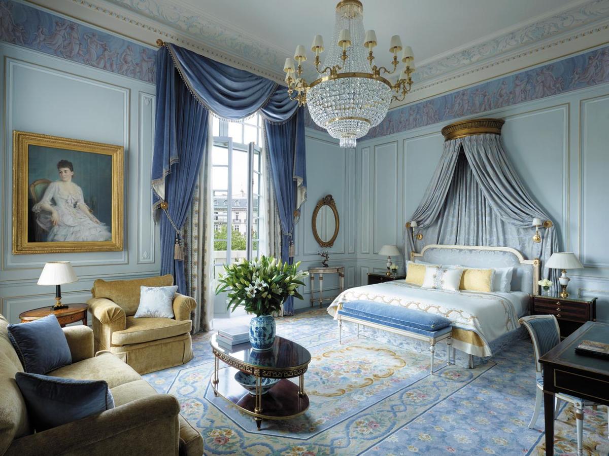8. Shangri-La Hotel (Paris): 1.210 €. 