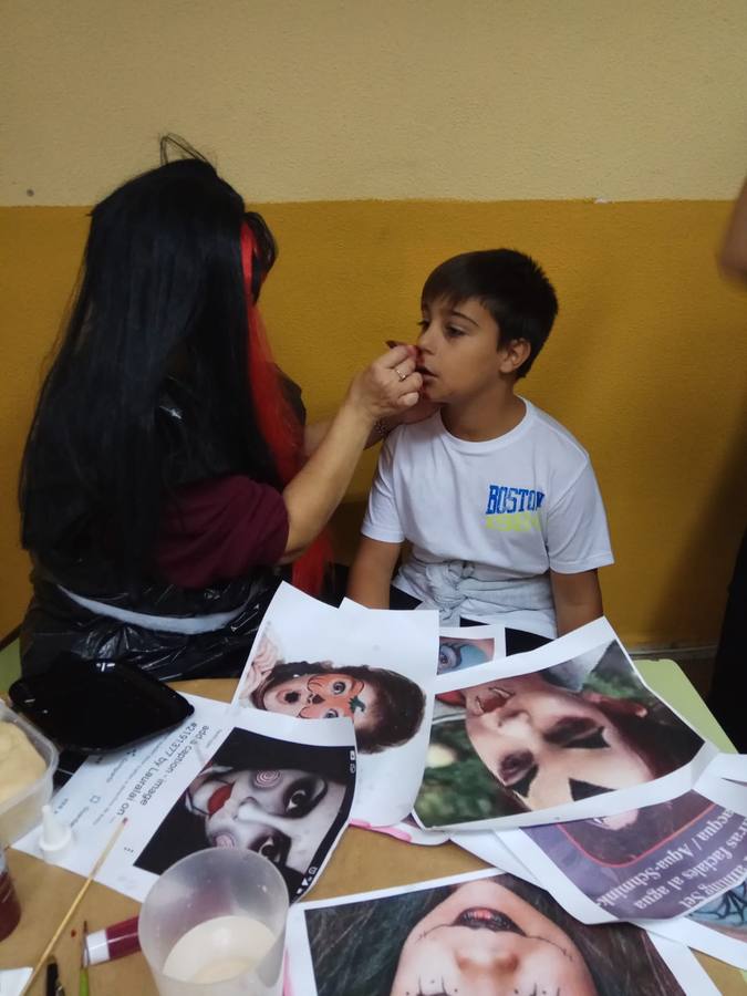 Fotos: Tosantos y Halloween en los colegios de Cádiz