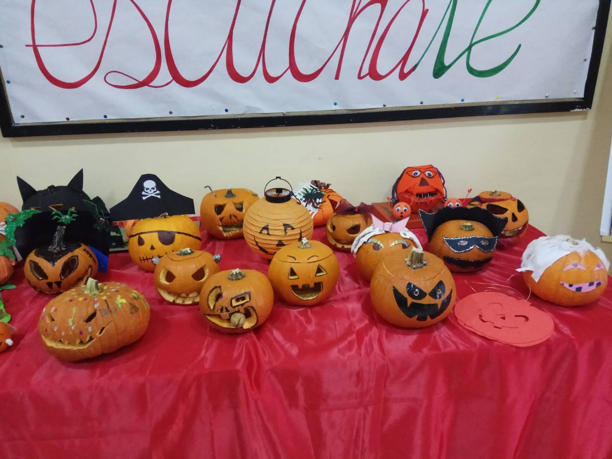 Fotos: Tosantos y Halloween en los colegios de Cádiz