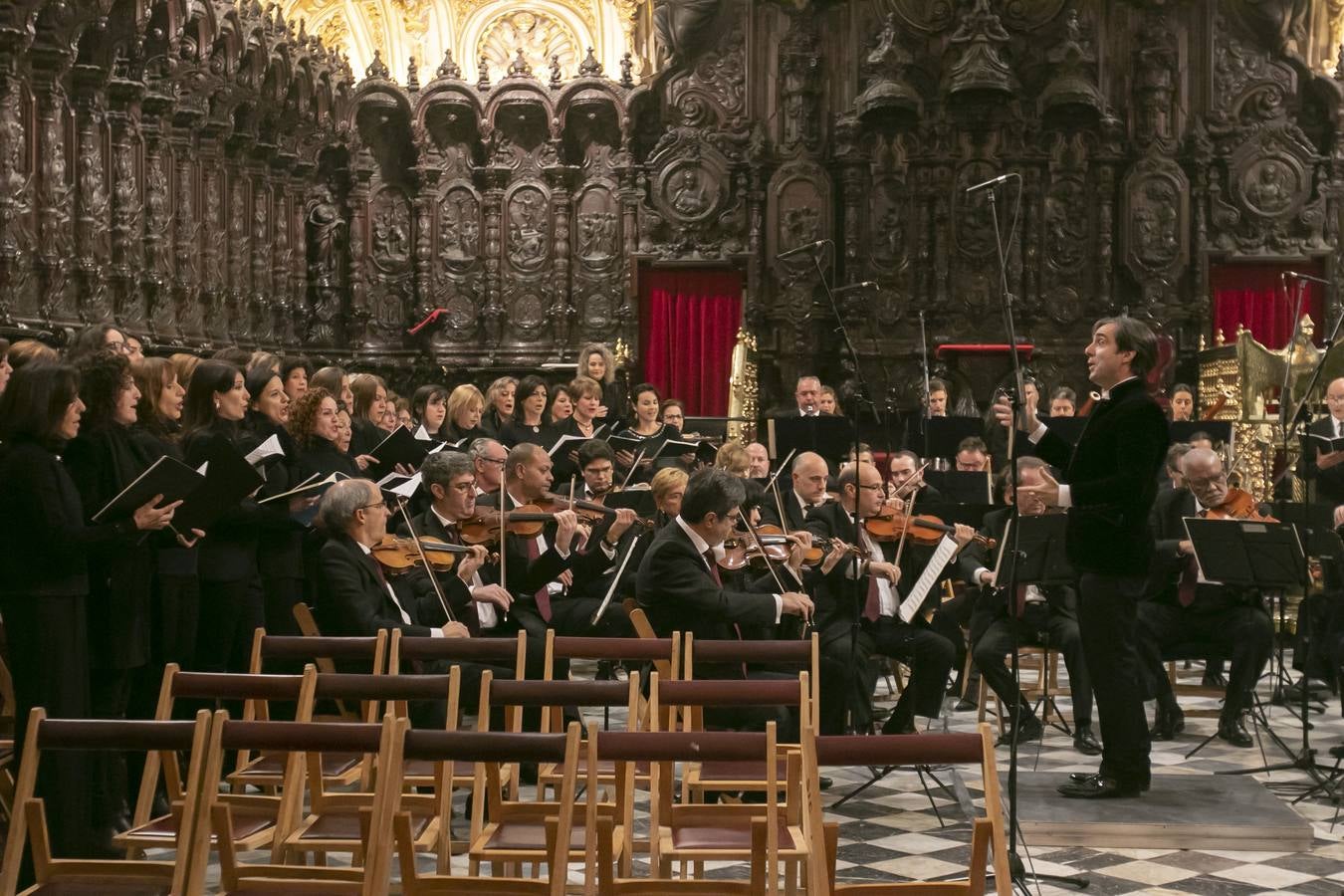 La misa de Réquiem en la Catedral de Córdoba, en imágenes