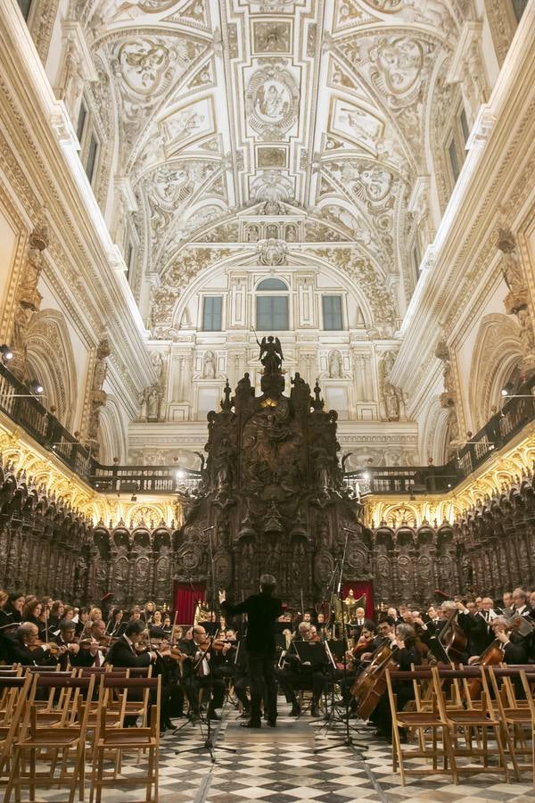 La misa de Réquiem en la Catedral de Córdoba, en imágenes