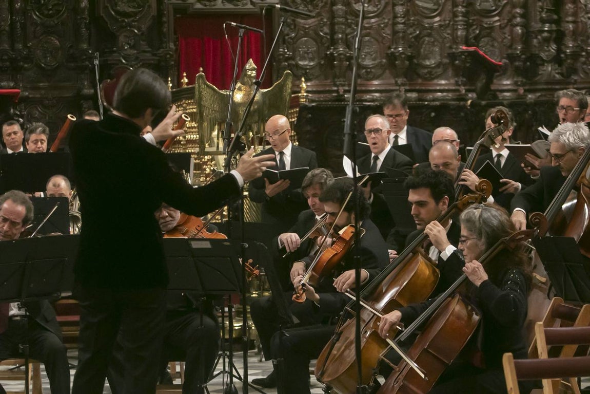 La misa de Réquiem en la Catedral de Córdoba, en imágenes