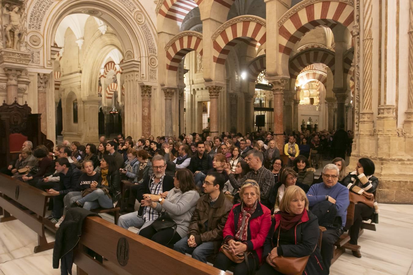 La misa de Réquiem en la Catedral de Córdoba, en imágenes