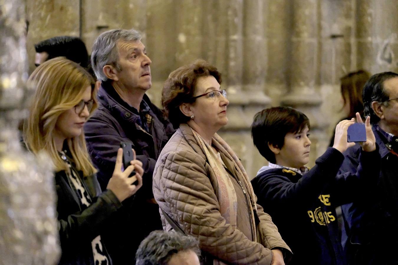 En imágenes, la Esperanza de Triana en el Altar del Jubileo de la Catedral