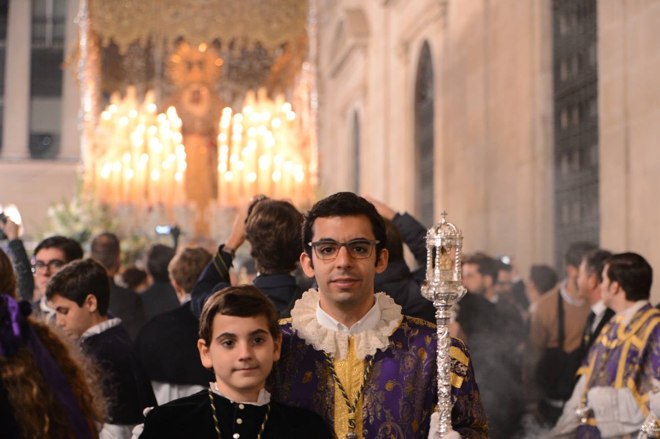 Galería de detalles de la procesión a la Catedral de la Esperan de Triana