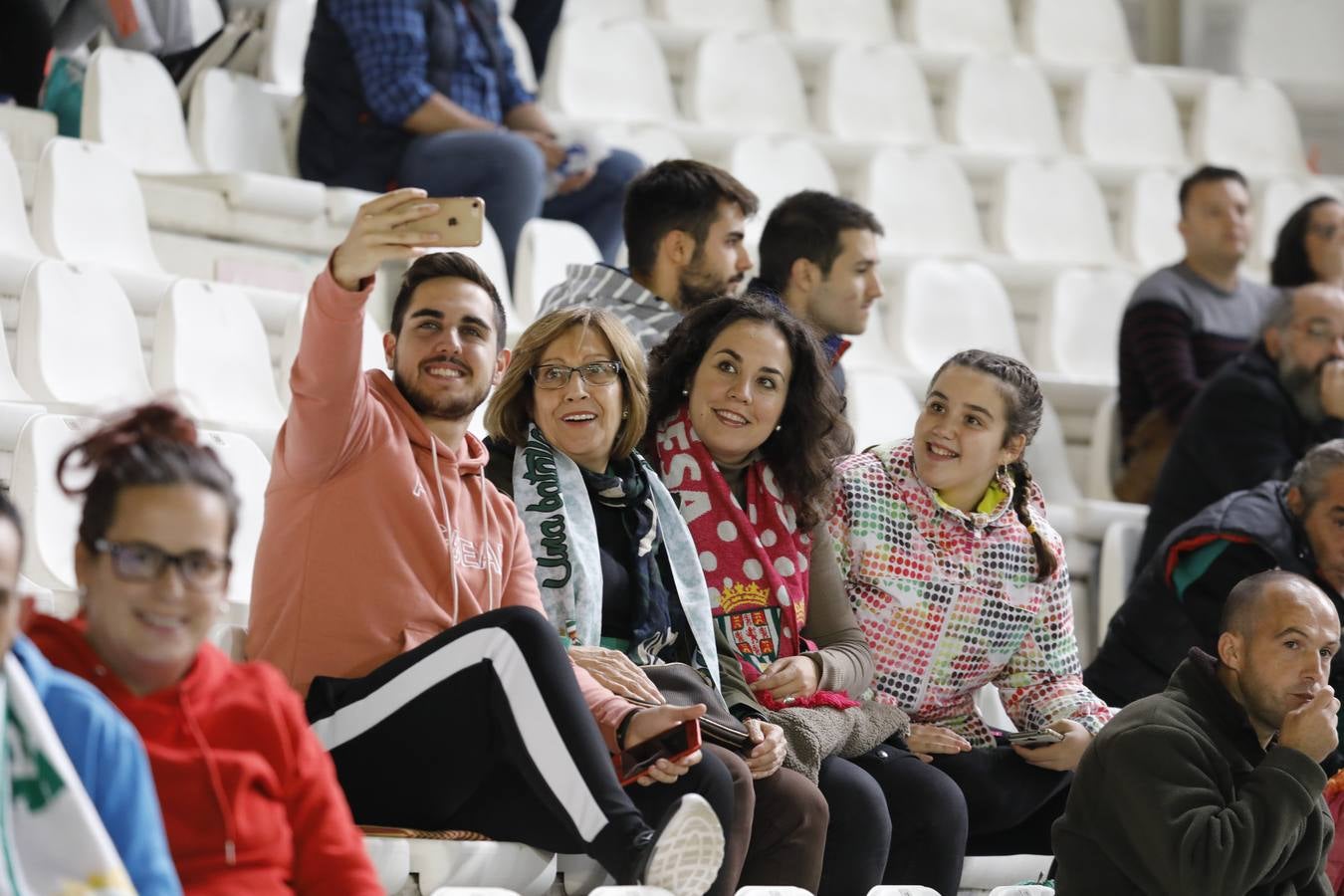 La grada del Córdoba-Extremadura, en imágenes