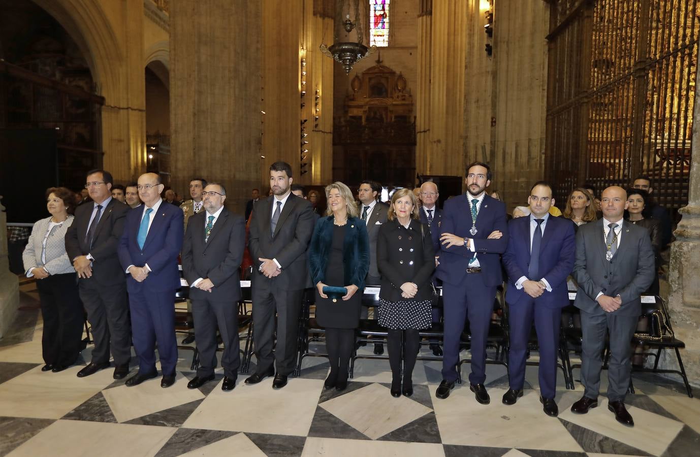 En imágenes: misa por el VI centenario de la Esperanza de Triana en la Catedral de Sevilla