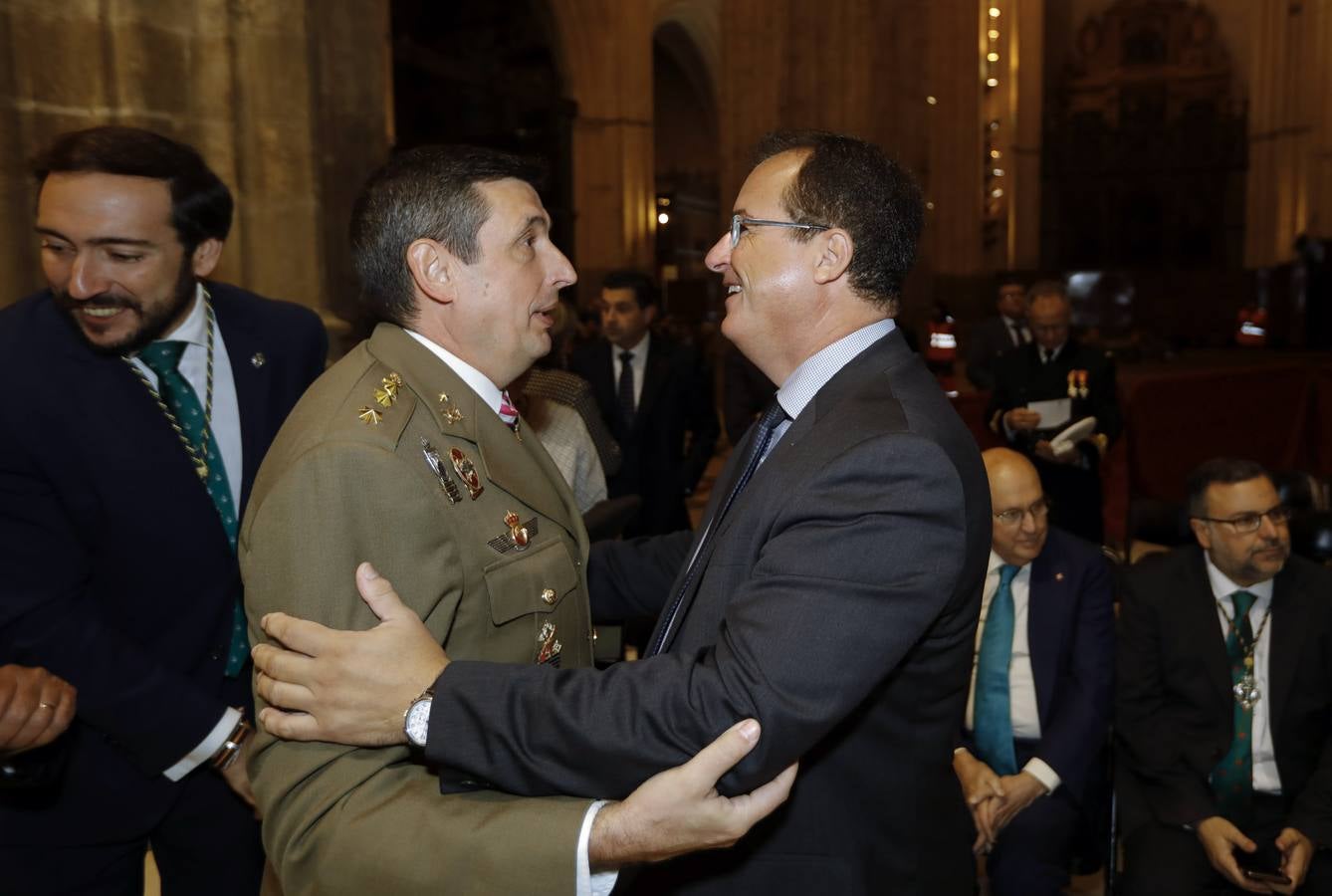 En imágenes: misa por el VI centenario de la Esperanza de Triana en la Catedral de Sevilla