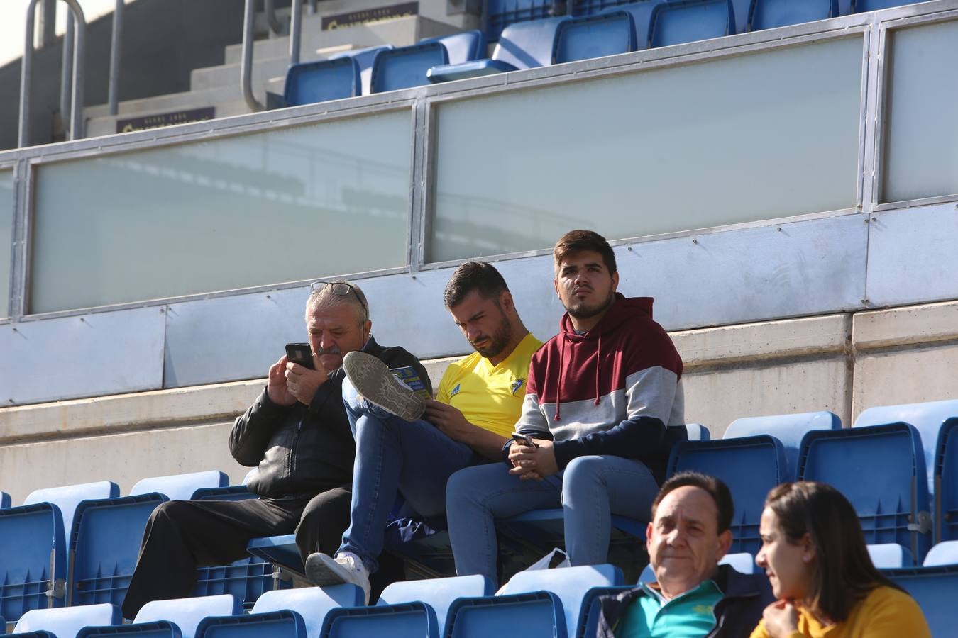 Fotos: Búscate en el Cádiz CF-Elche en Carranza