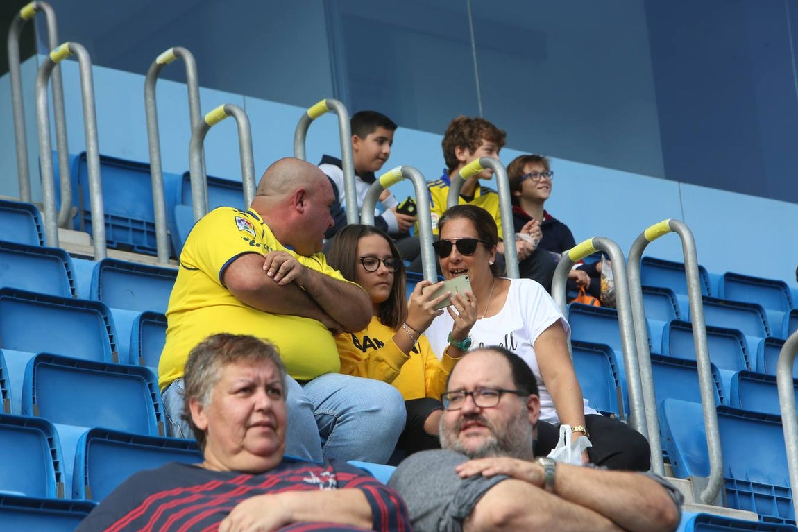 Fotos: Búscate en el Cádiz CF-Elche en Carranza