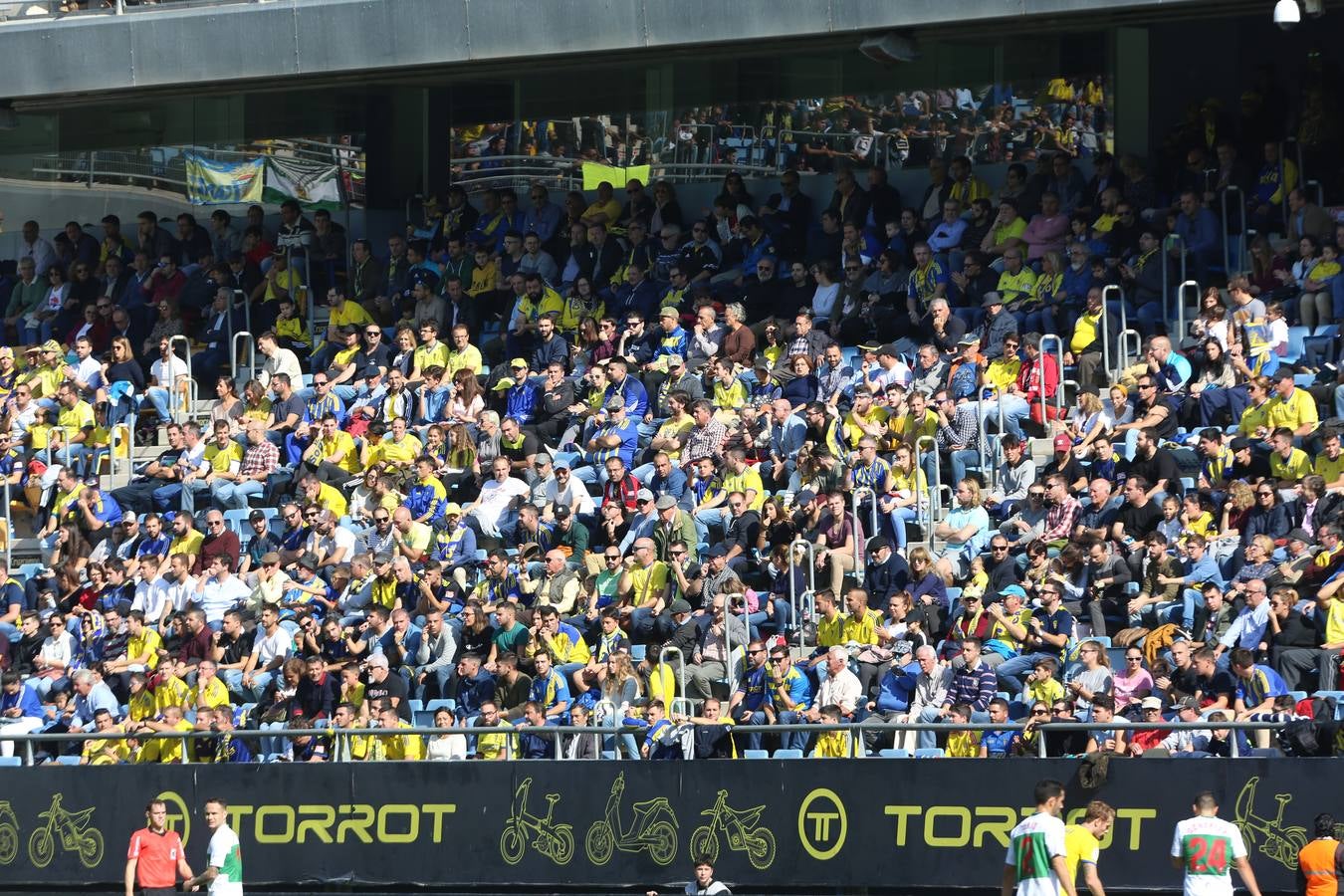 Fotos: Búscate en el Cádiz CF-Elche en Carranza