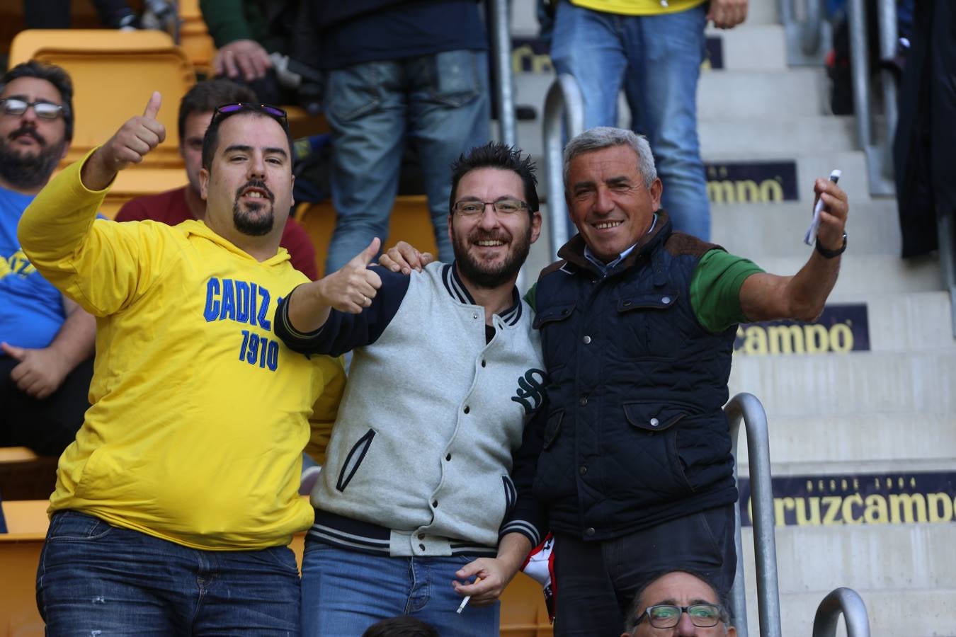 Fotos: Búscate en el Cádiz CF-Elche en Carranza