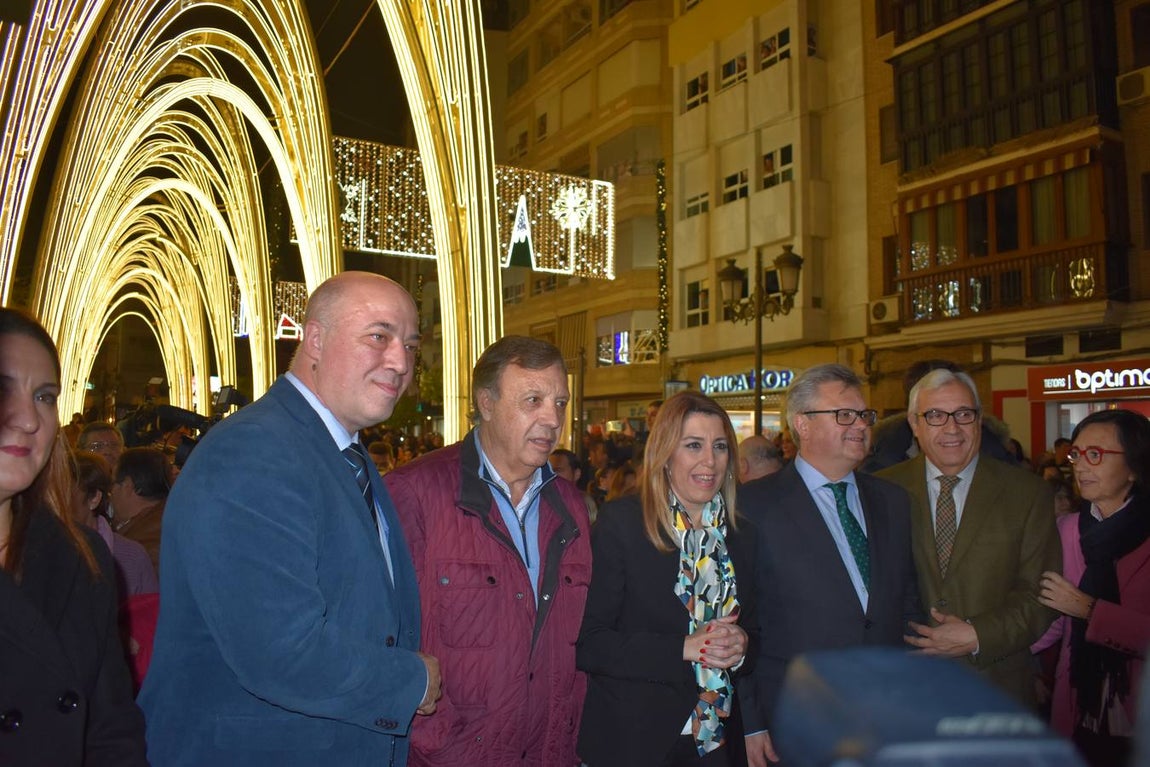 La iluminación navideña de Puente Genil, en imágenes
