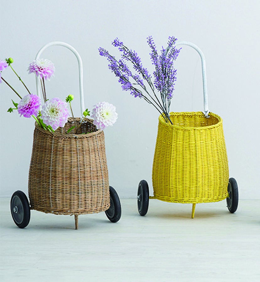 Portalimentos Liderlamp. Nunca volverás a pasar desapercibido en cuanto estrenes tu carro de la compra Luggy. Su elaboración en materiales naturales y su práctico diseño hacen de este portaalimentos el mejor método para tener todo a mano sin problemas de aberturas.