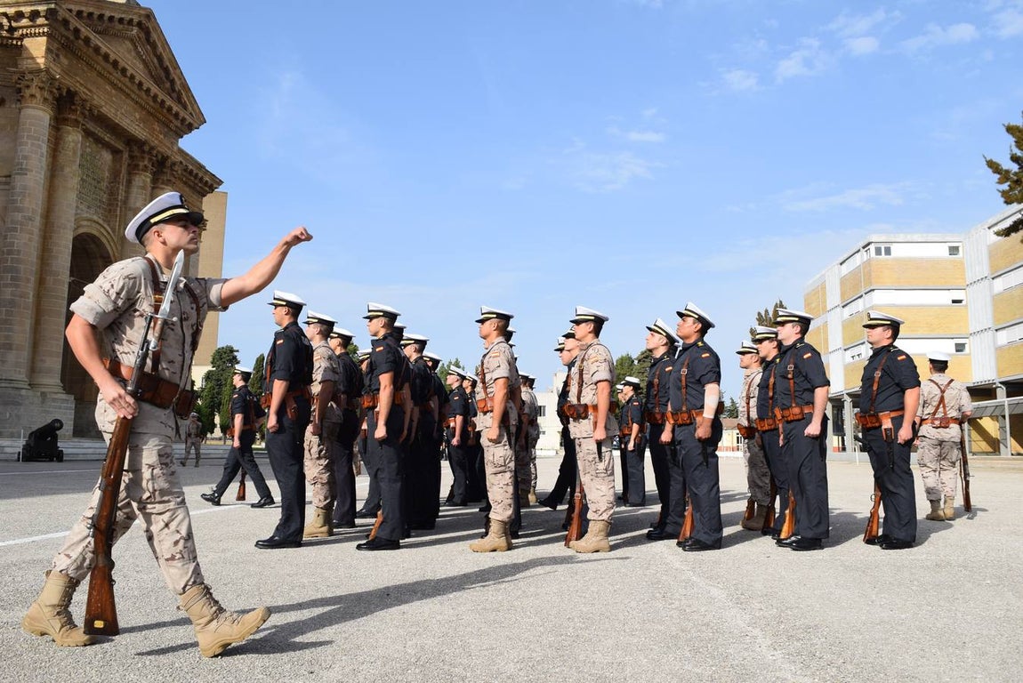 EN IMÁGENES: Así se forman los futuros suboficiales de la Armada