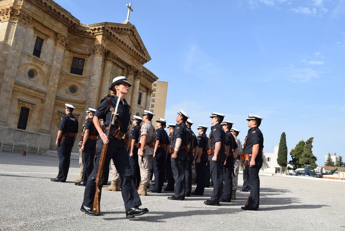 EN IMÁGENES: Así se forman los futuros suboficiales de la Armada