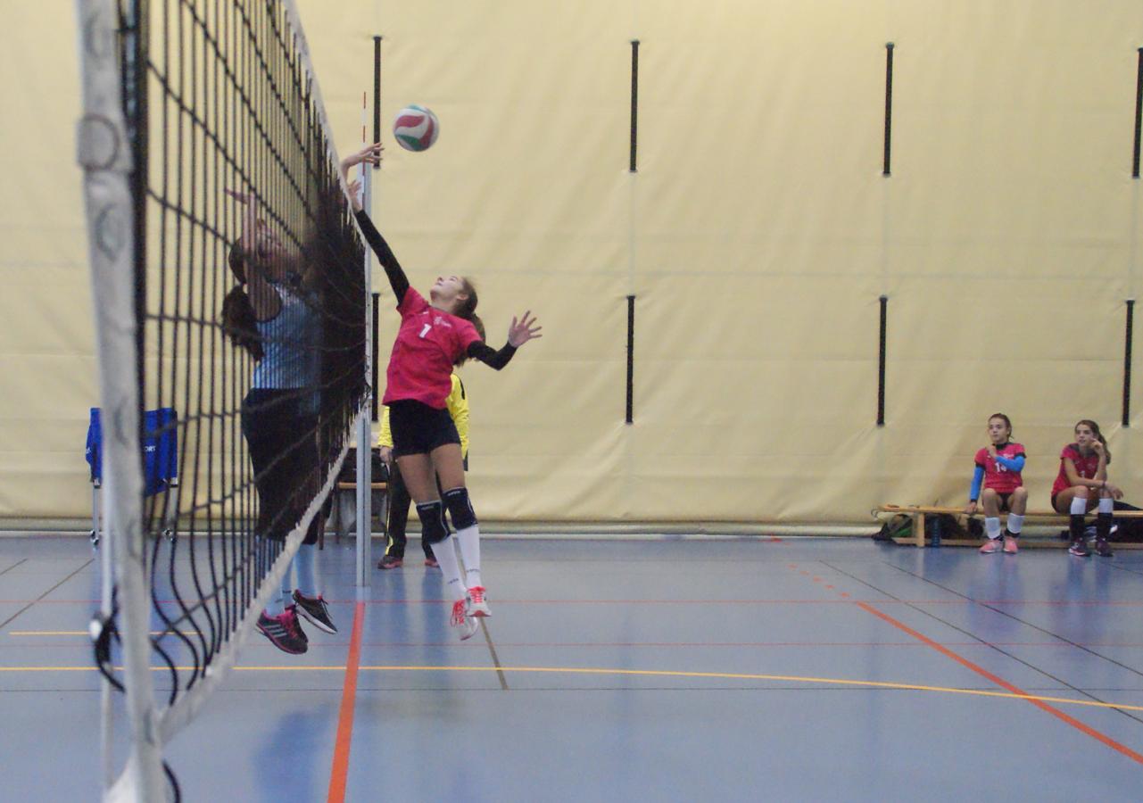 Las mejores imágenes del partido de voleibol entre Saint Louis des Français “A” y Santo Domingo Savio