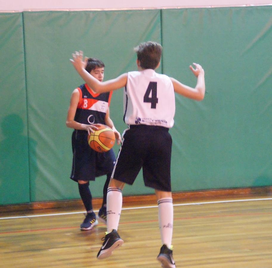 Las mejores imágenes del partido de baloncesto entre Claret &quot;A&quot; y San Patricio Soto &quot;A&quot;