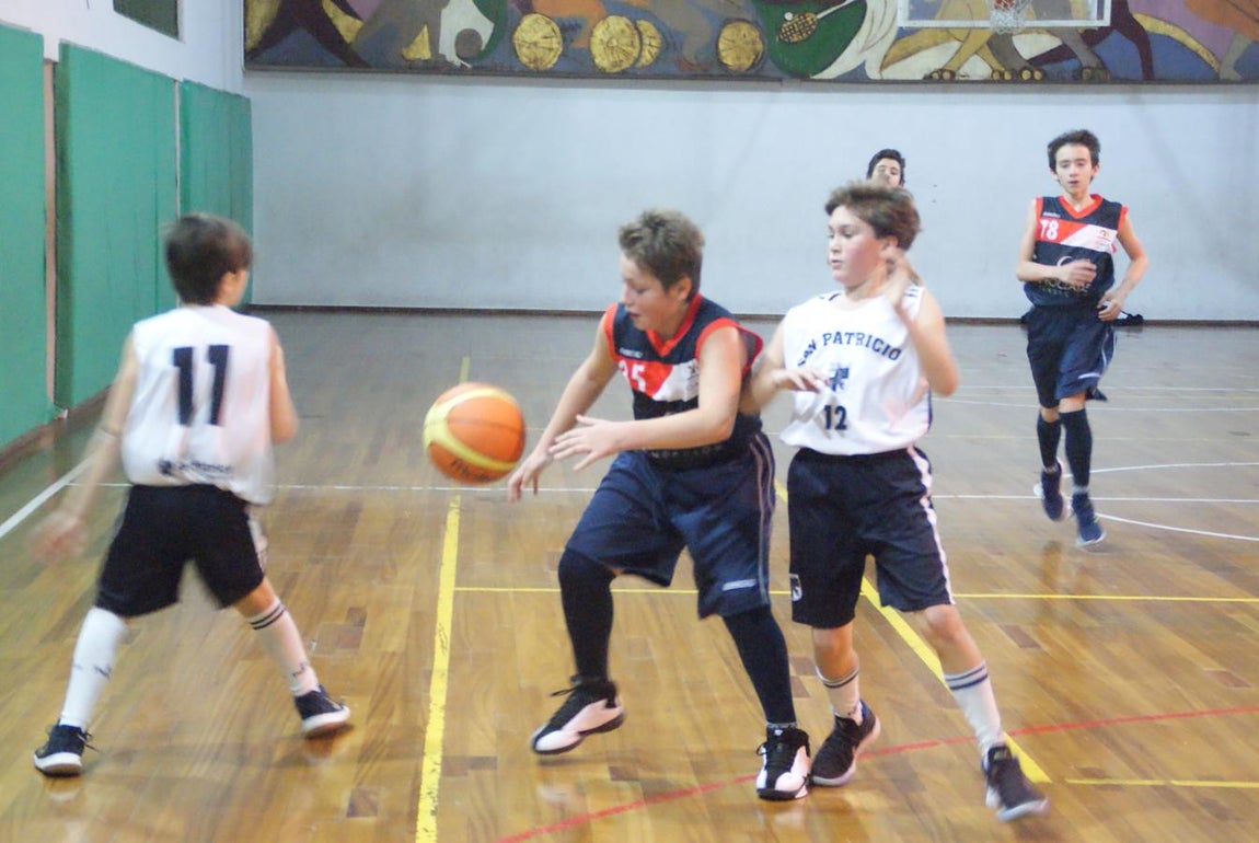 Las mejores imágenes del partido de baloncesto entre Claret &quot;A&quot; y San Patricio Soto &quot;A&quot;