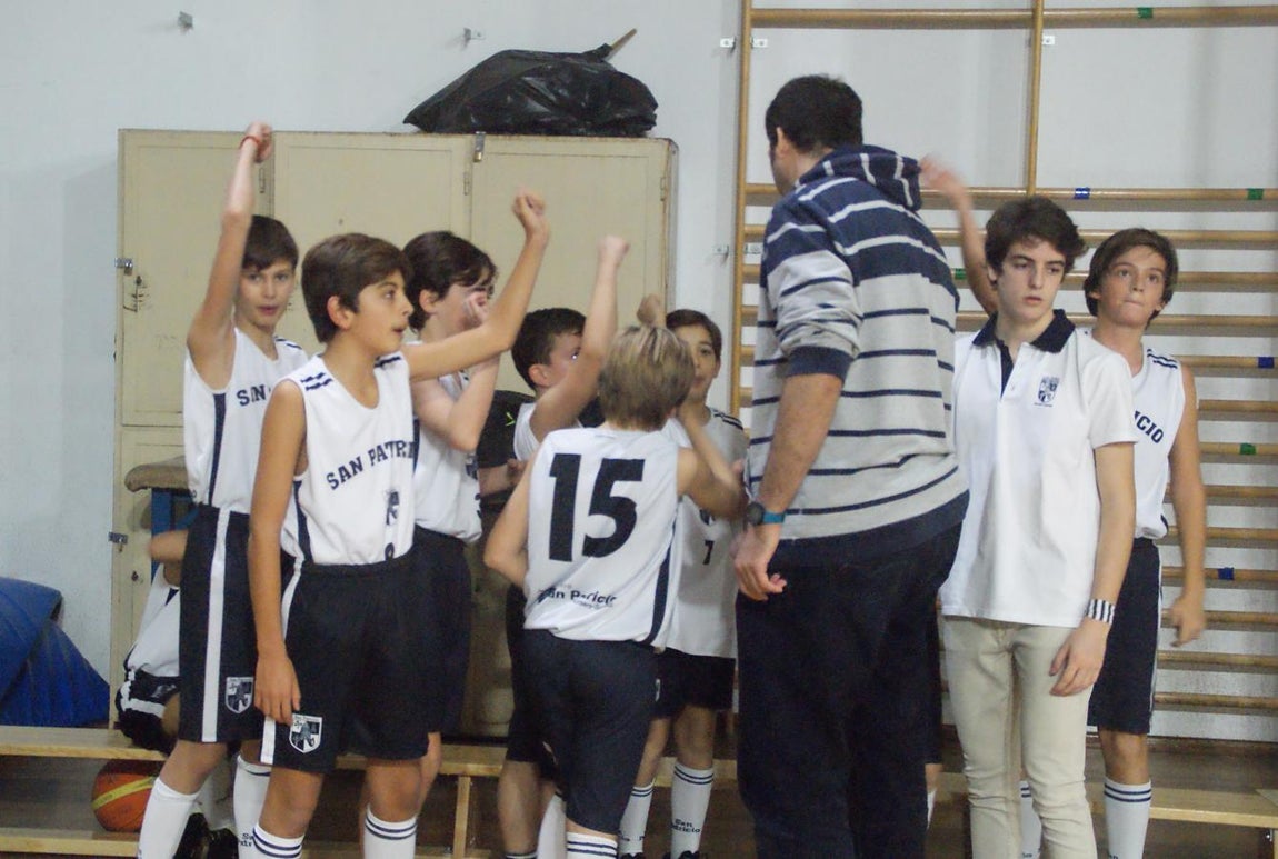 Las mejores imágenes del partido de baloncesto entre Claret &quot;A&quot; y San Patricio Soto &quot;A&quot;