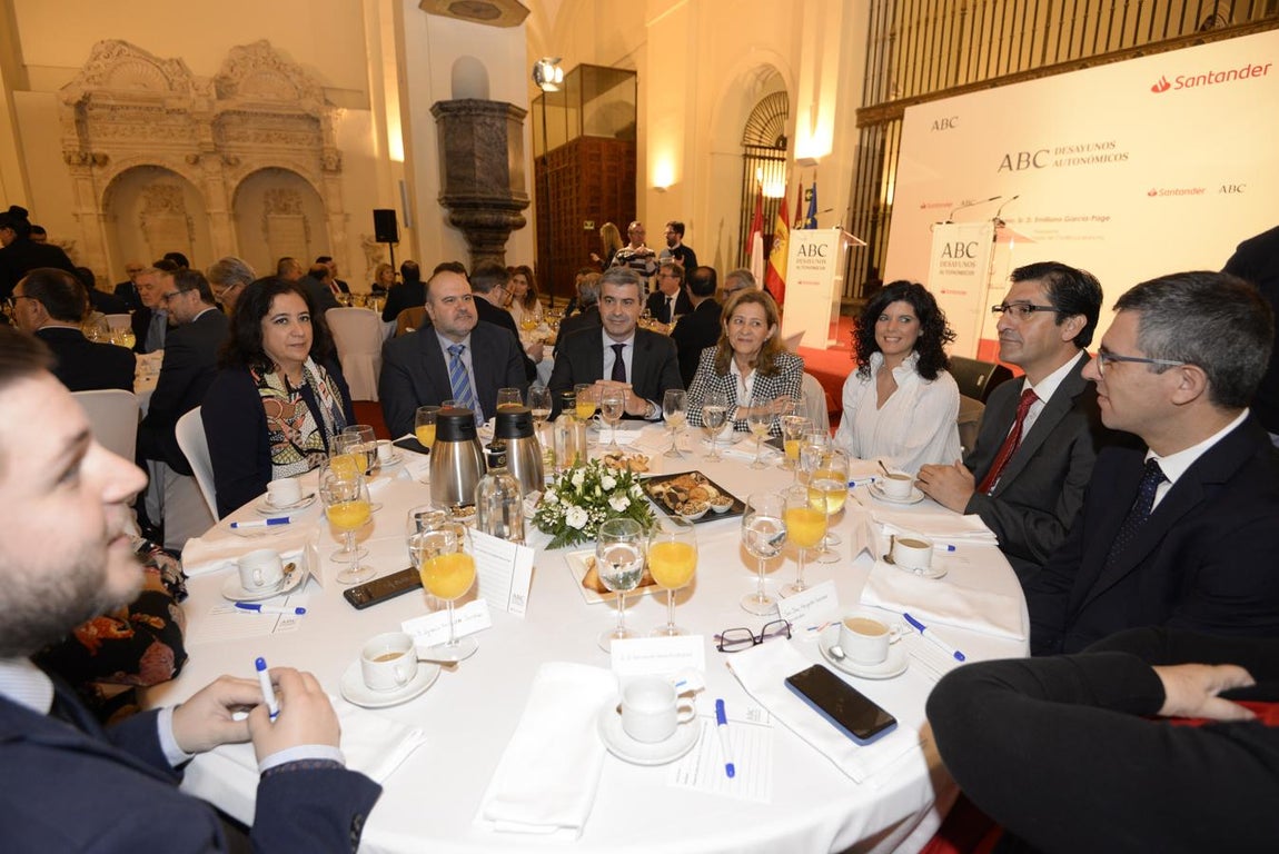 Los invitados al «Desayuno Autonómico» de ABC, en imágenes