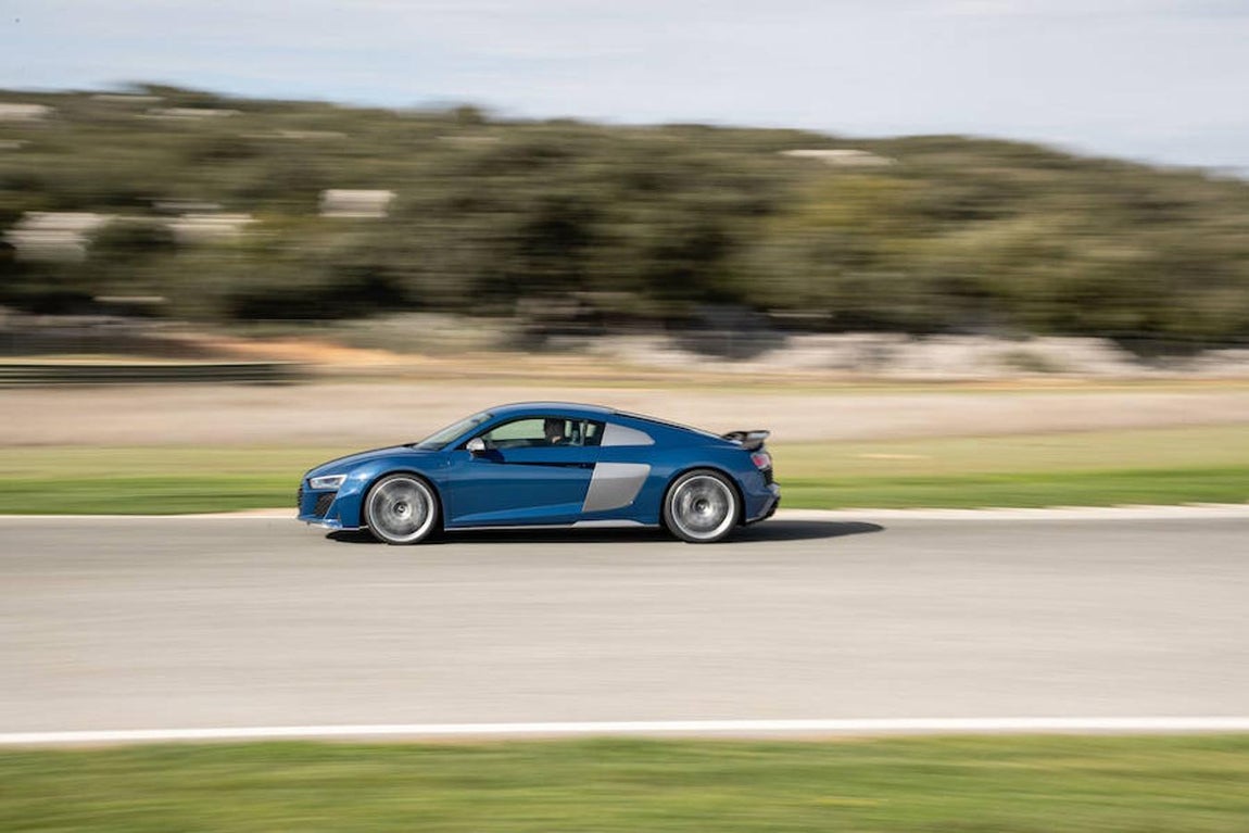 Probamos el nuevo Audi R8 V10 en el circuito español de Ascari