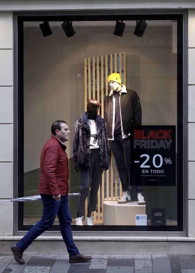 En imágenes, los preparativos en Córdoba para el «Black Friday»