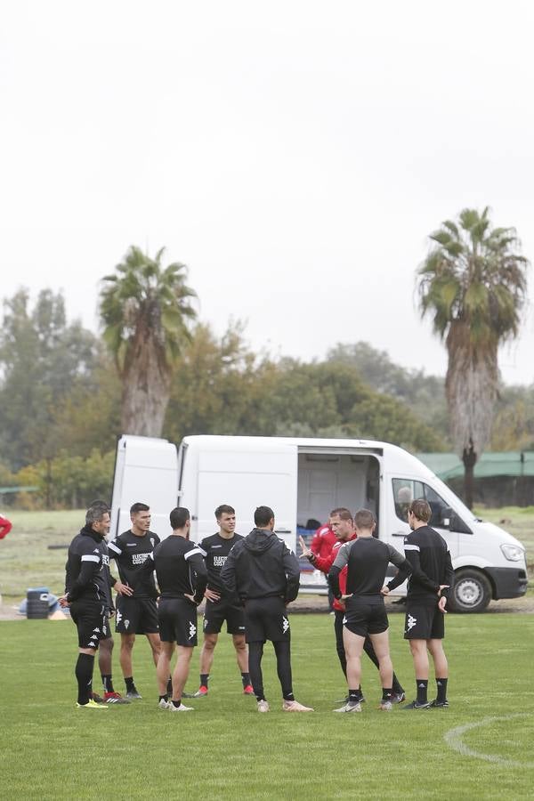 El primer día de Curro Torres en el Córdoba CF, en imágenes