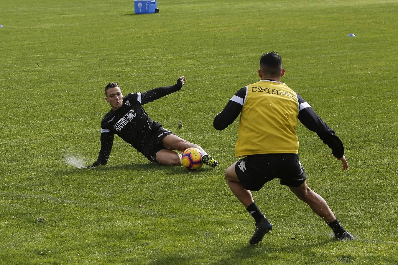 El primer día de Curro Torres en el Córdoba CF, en imágenes