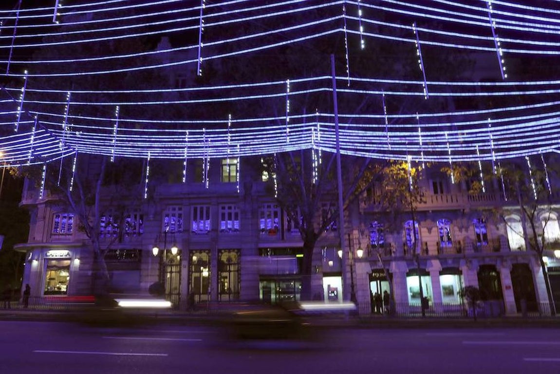 Madrid estrena sus luces de Navidad, en imágenes