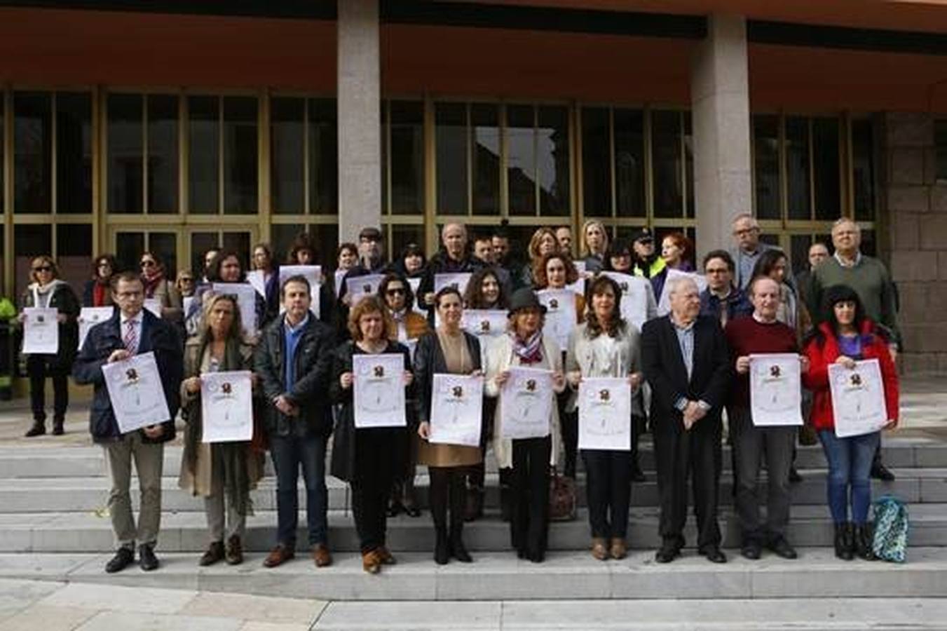 En imágenes, las instituciones de Córdoba protestan contra la violencia machista