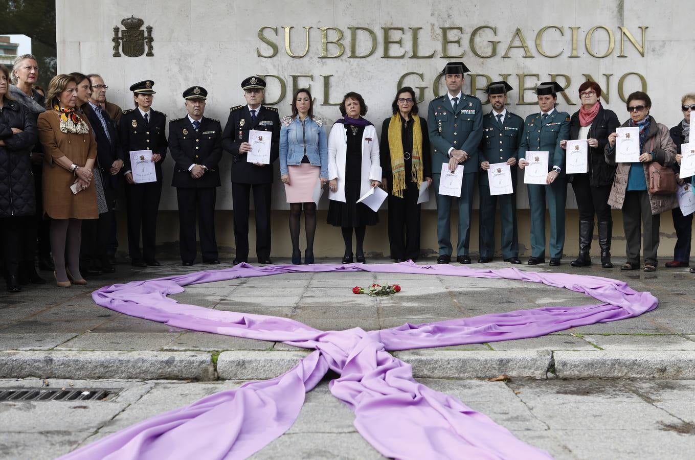 En imágenes, las instituciones de Córdoba protestan contra la violencia machista