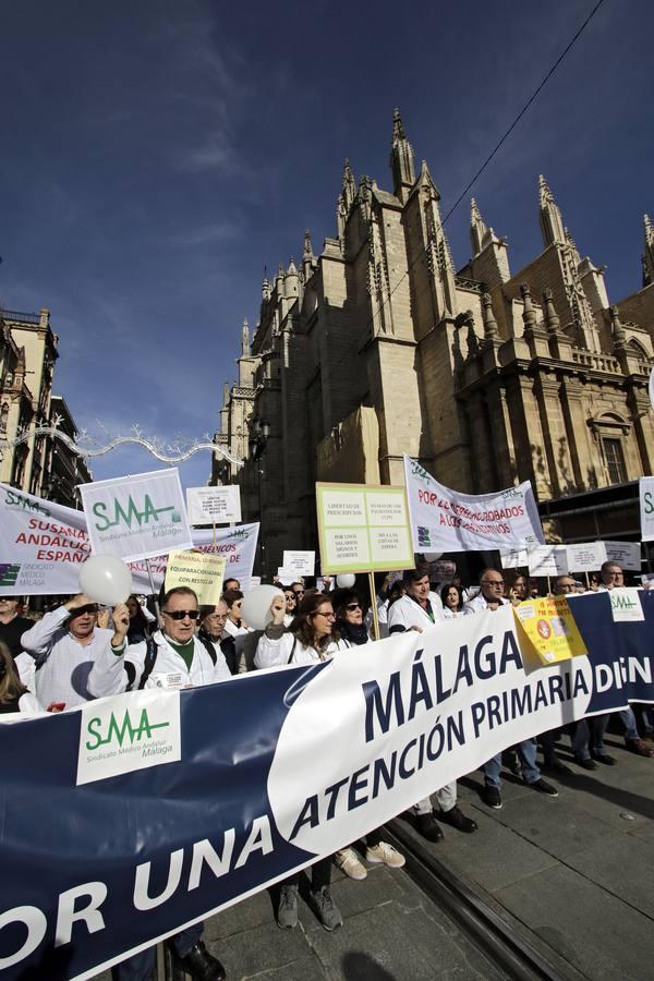 Los médicos salen a la calle para exigir medios y personal