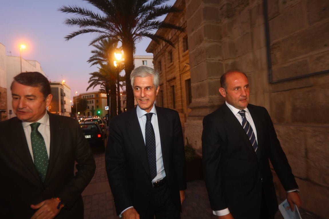 Adolfo Suárez Illana en las Tribunas populares con una charla coloquio en Cádiz