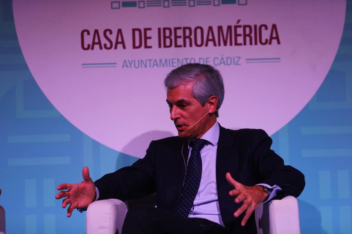 Adolfo Suárez Illana en las Tribunas populares con una charla coloquio en Cádiz