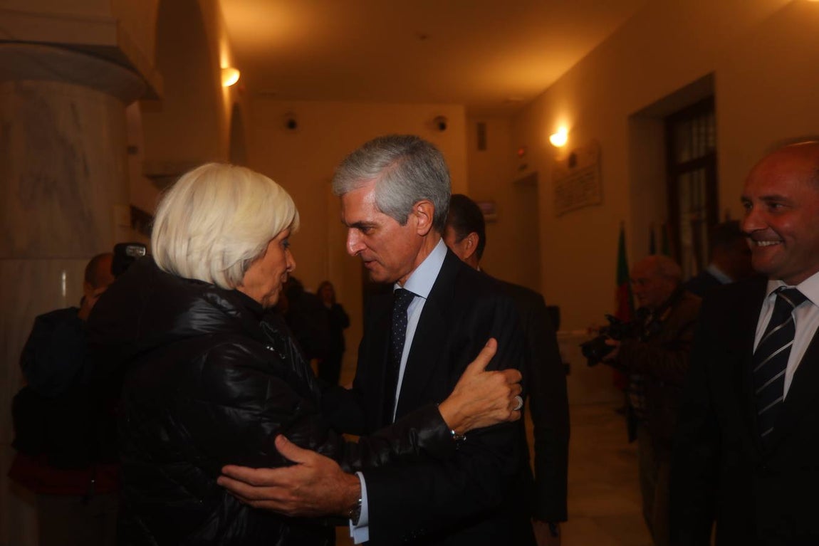 Adolfo Suárez Illana en las Tribunas populares con una charla coloquio en Cádiz