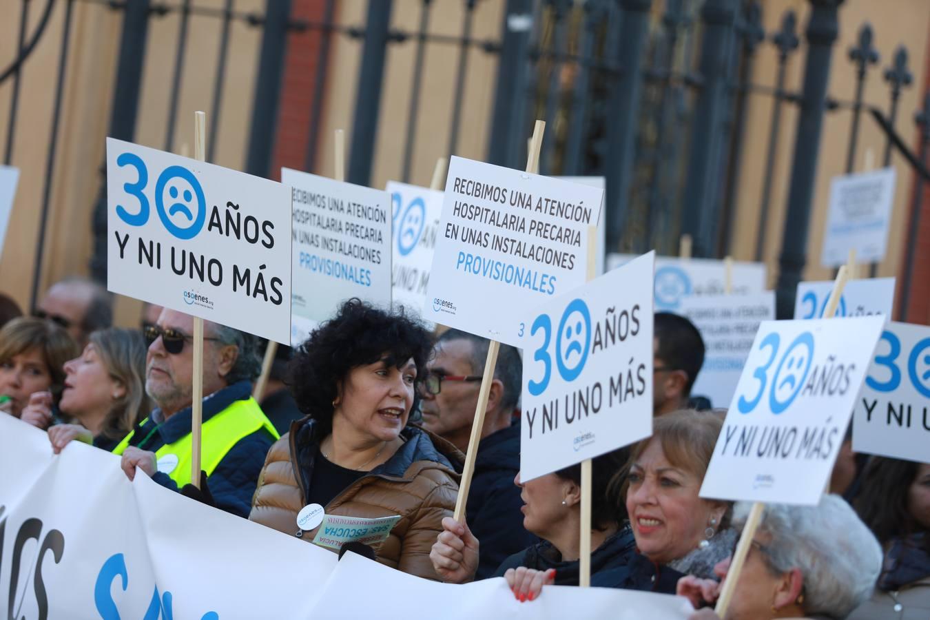 Los discapacitados denuncian las barreras con las que se encuentran en Sevilla