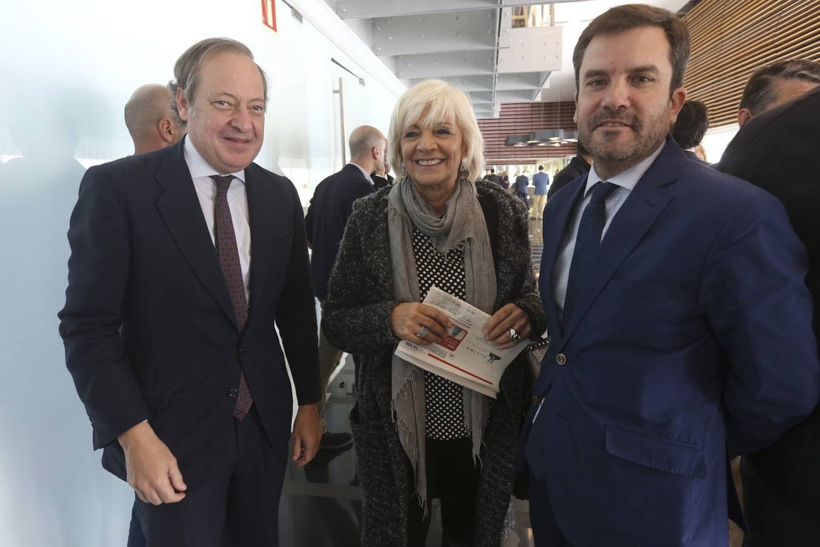 Álvaro Rodríguez-Guitart, Teófila Martínez e Ignacio Moreno Bustamante. 