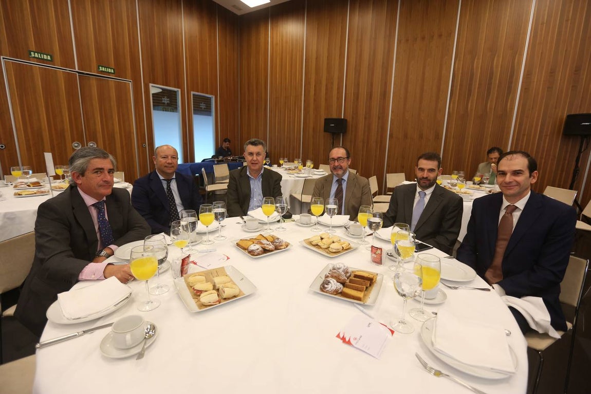 Ignacio Estrella, Jesús Domínguez, Javier Rodríguez, José Antonio Quesada, Oliver Roldán y Pedro Rodríguez. 