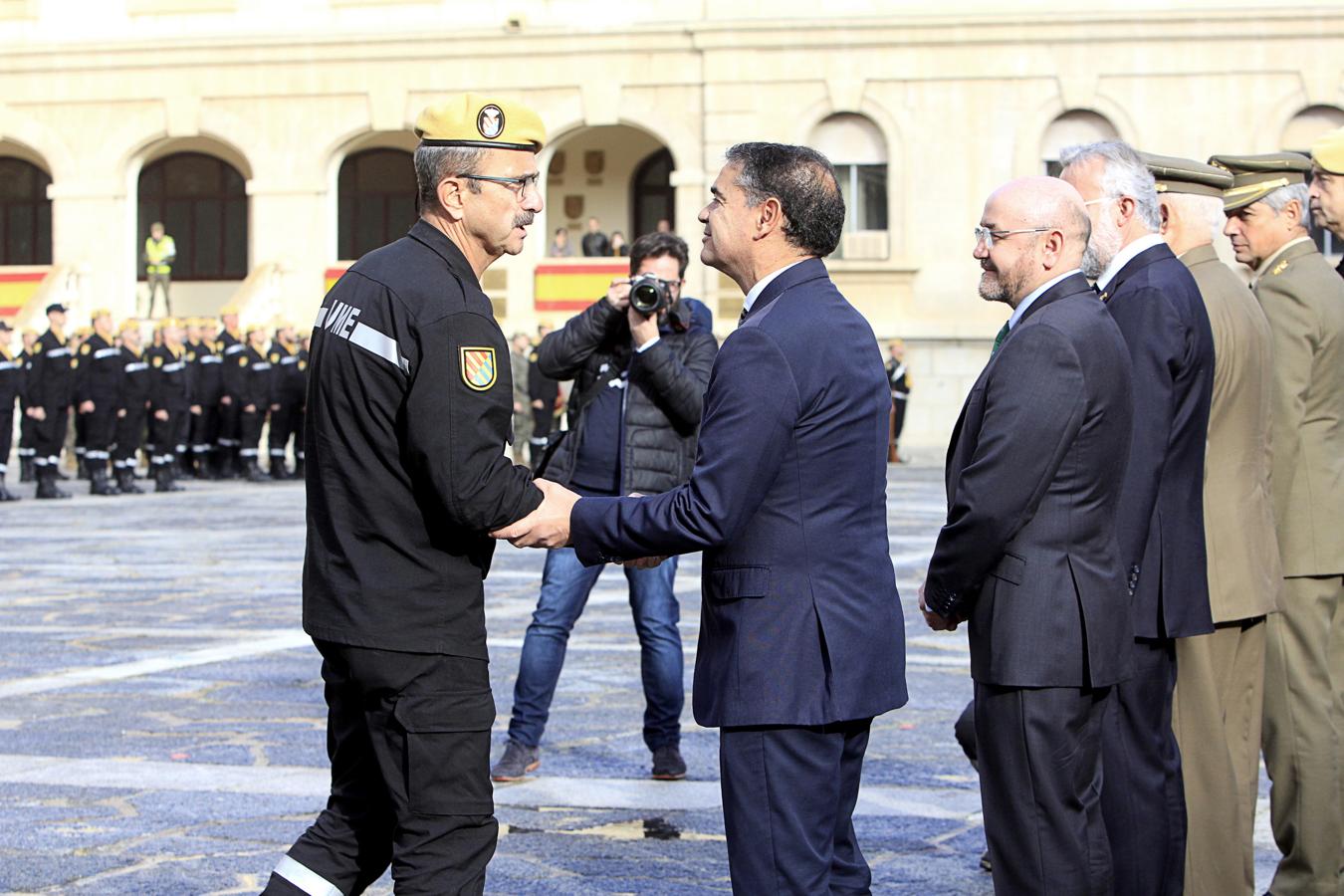 Clausura del curso básico de Emergencias de la UME en la Academia de Infantería