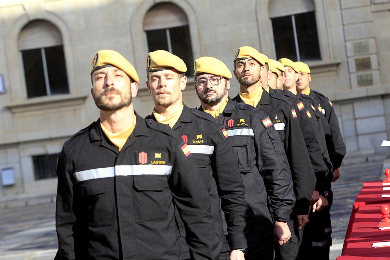 Clausura del curso básico de Emergencias de la UME en la Academia de Infantería