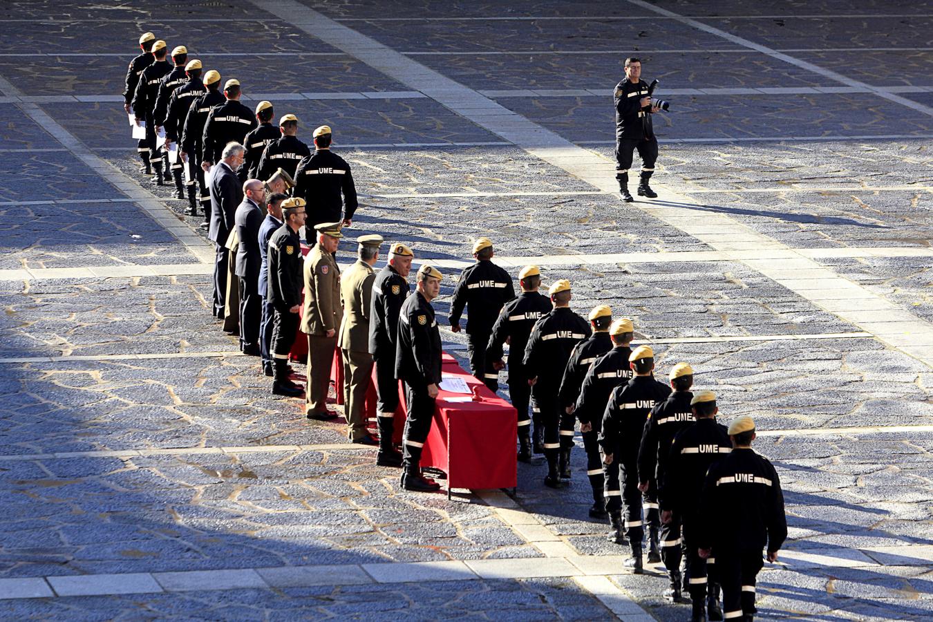 Clausura del curso básico de Emergencias de la UME en la Academia de Infantería