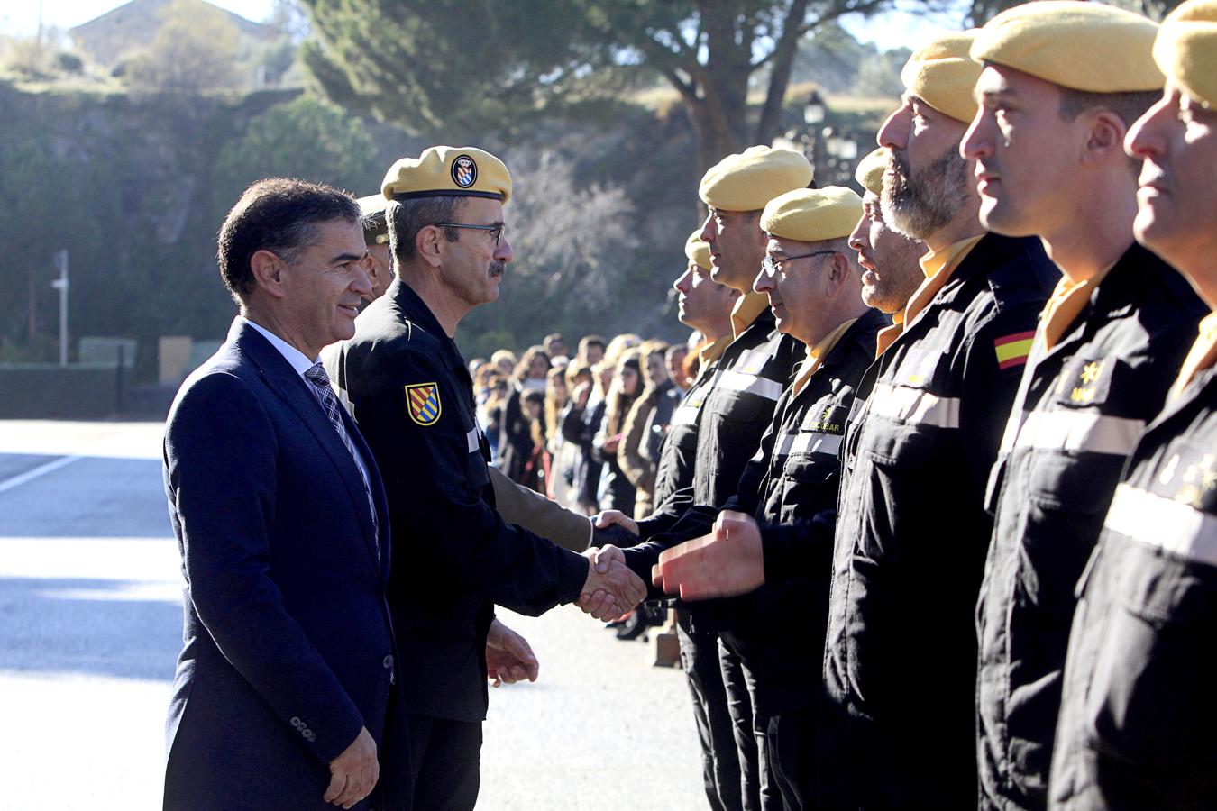 Clausura del curso básico de Emergencias de la UME en la Academia de Infantería